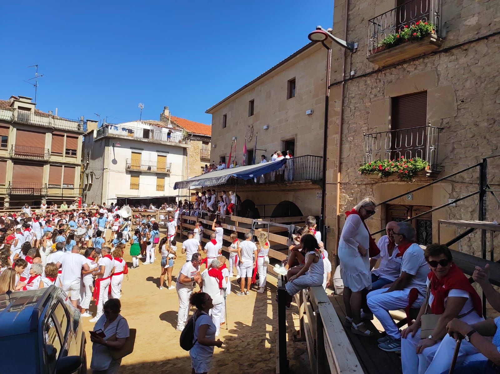 Fotos del cohete de fiestas de Arróniz 2025
