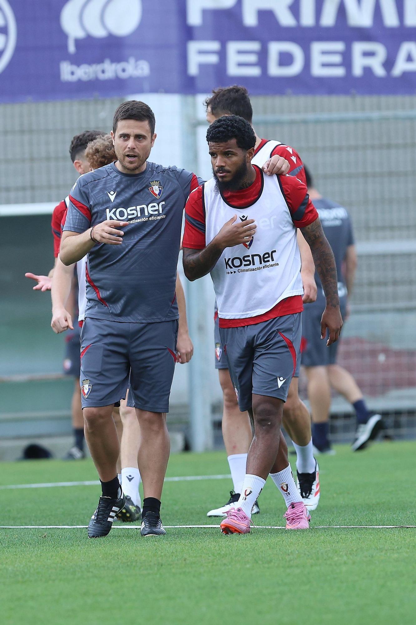 Fotos del entrenamiento de Osasuna antes de viajar a Madrid