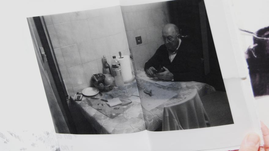 La artista navarra Ixone Gil Bengoechea gana el Javier Rosón en la XII edición del Premio Ankaria Libro de Artista