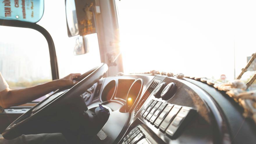 Educación organiza el transporte escolar para el curso 25/26: 272 rutas de autobús ya adjudicadas y 114 de taxi