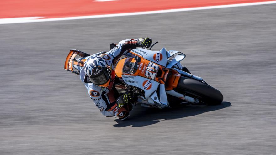 Raúl Fernández no da opción en el esprint de Mugello