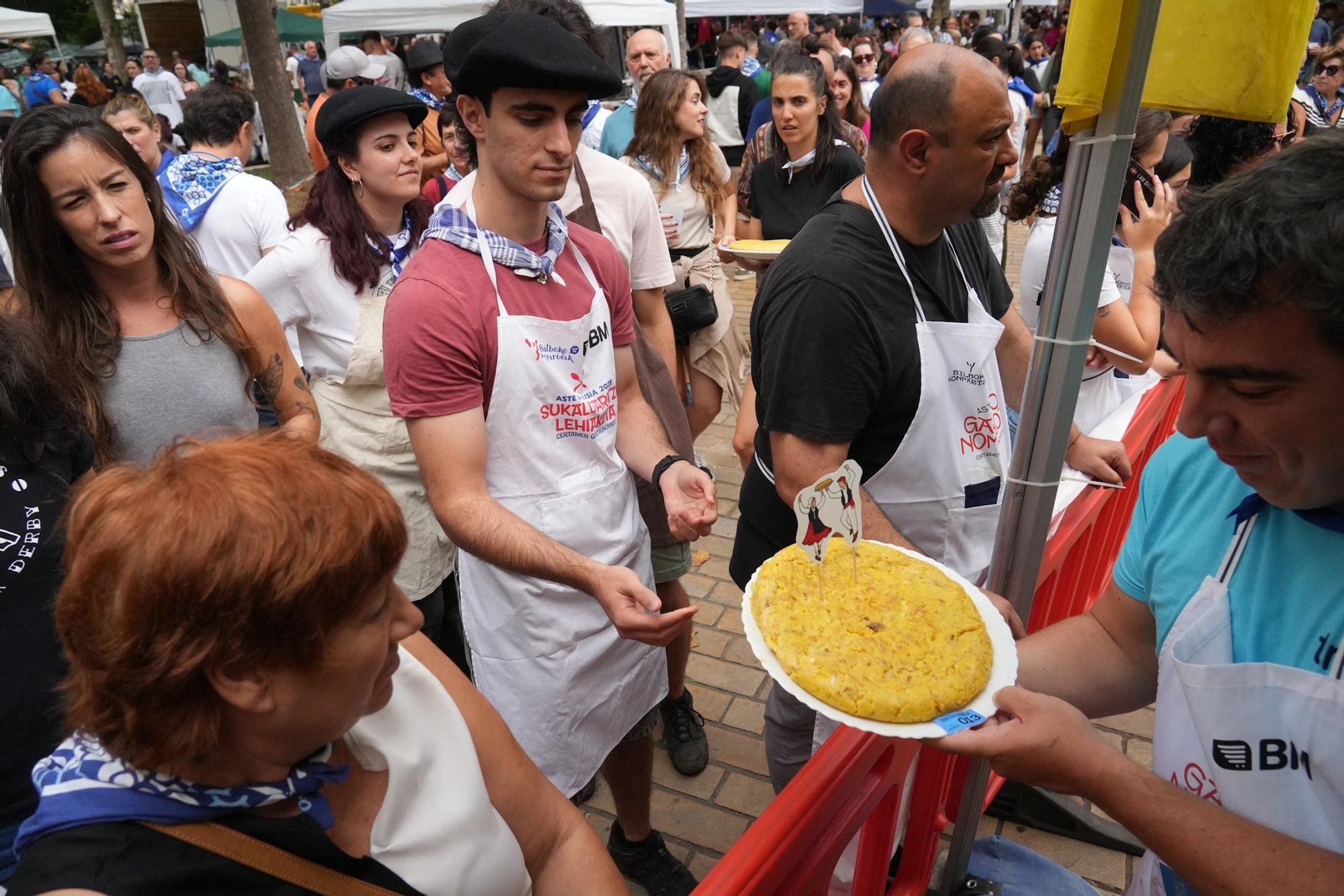 En imágenes: El certamen gastronómico de tortilla de patatas
