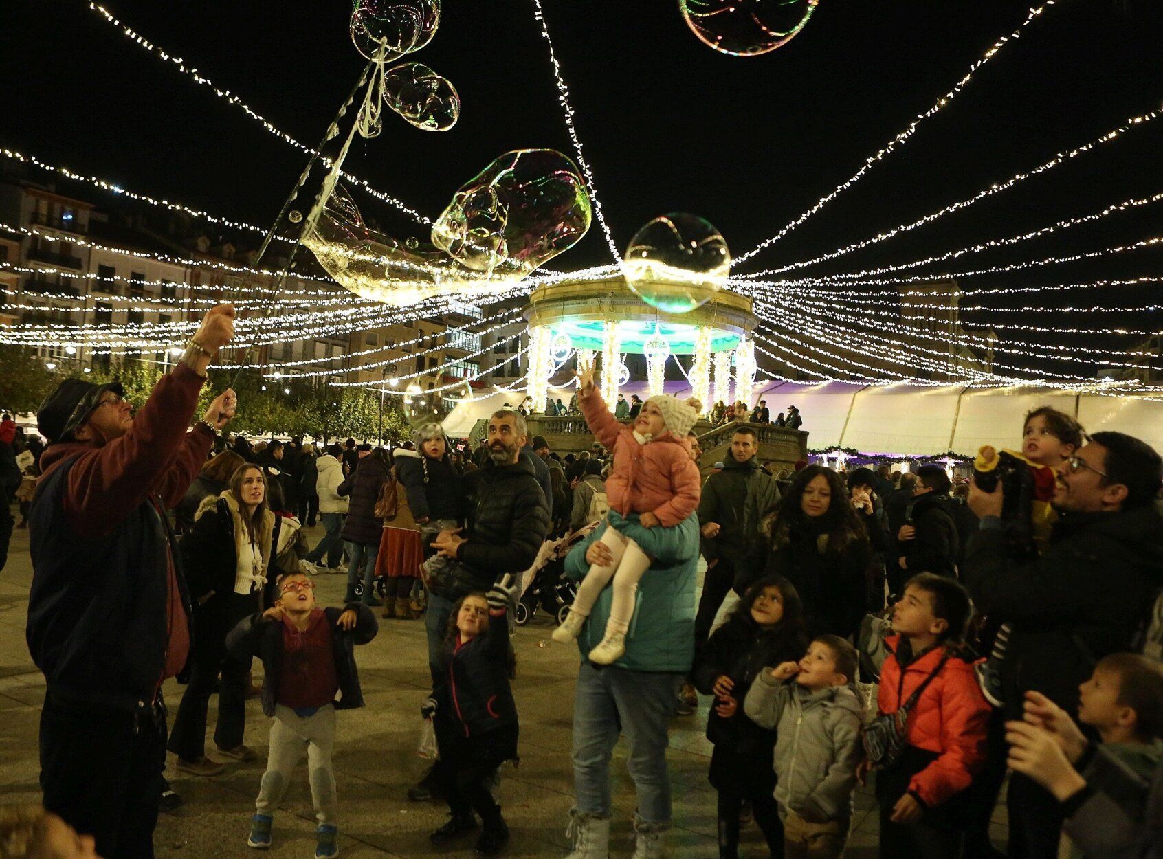 Imagenes del encendido de luces de navidad en Pamplona