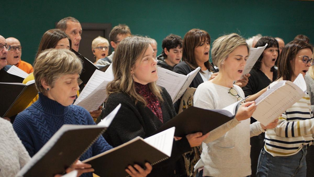 Las corales de Etxarri Aranatz y Altsasu unen sus voces en este proyecto.