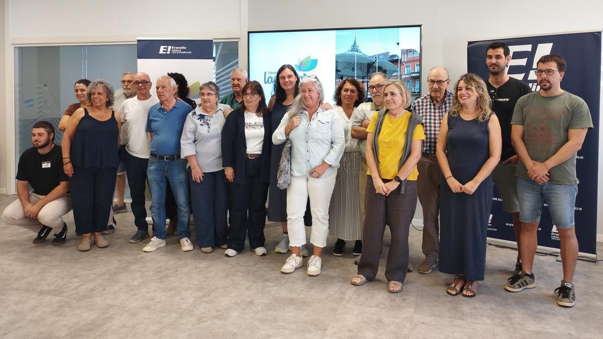Representantes institucionales y parte del grupo motor que ha tomado parte en el proceso.