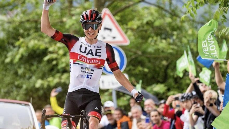 Tadej Pogacar es fiel a su manual de estilo