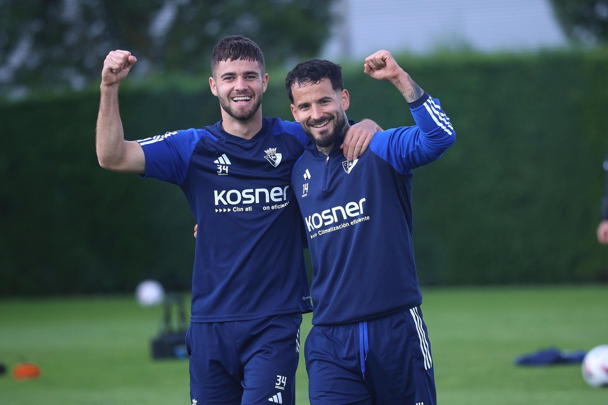 Jagoba Arrasate, 'uno más' en el ejercicio de fútbol - tenis en Tajonar