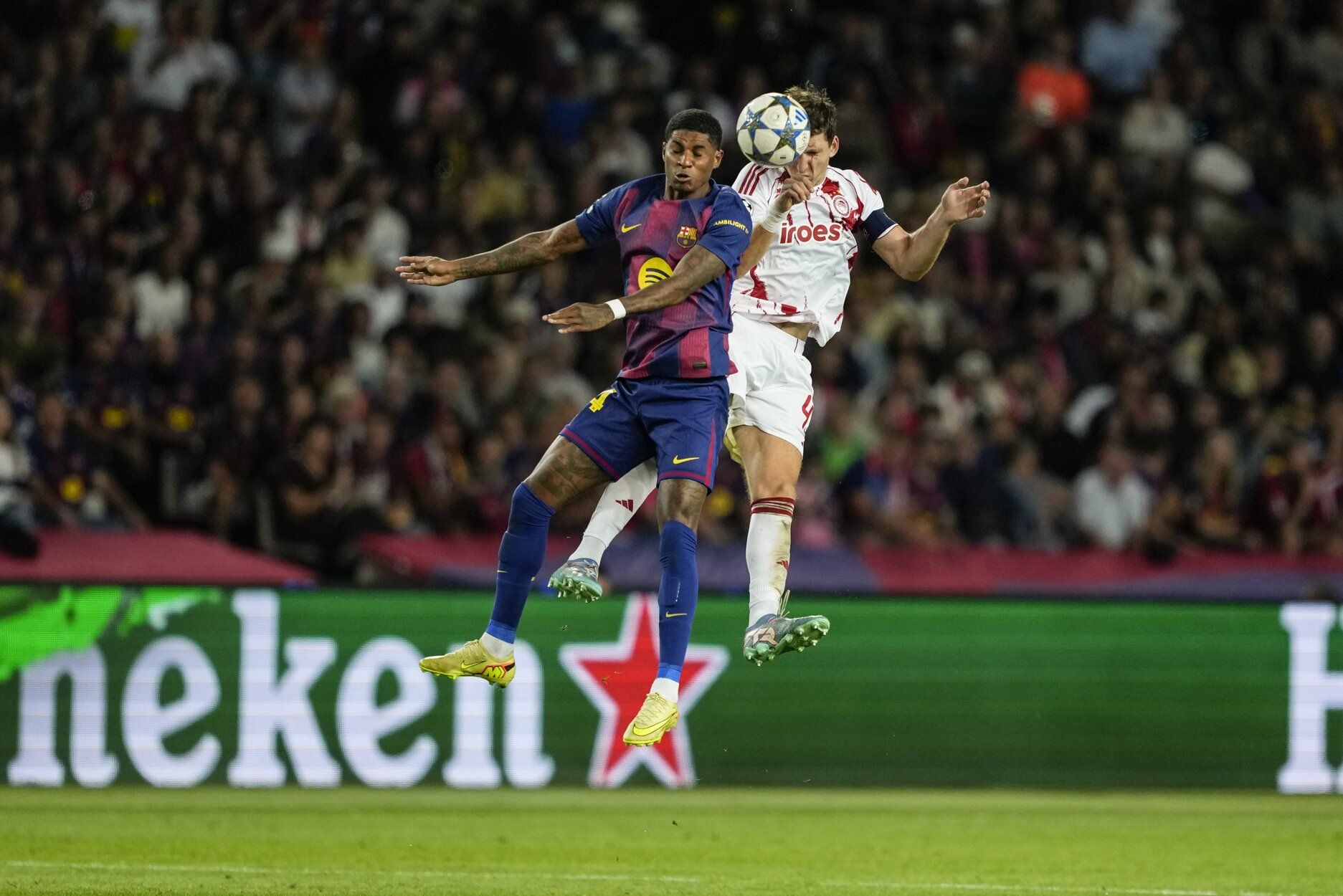 Imágenes del partido del Barcelona vs Olympiacos