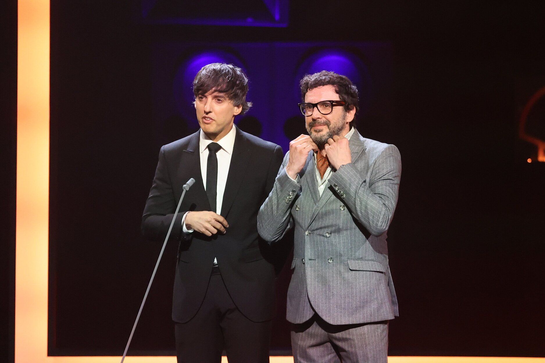 Asier Altuna y Telmo Esnal reciben el premio Zinemira