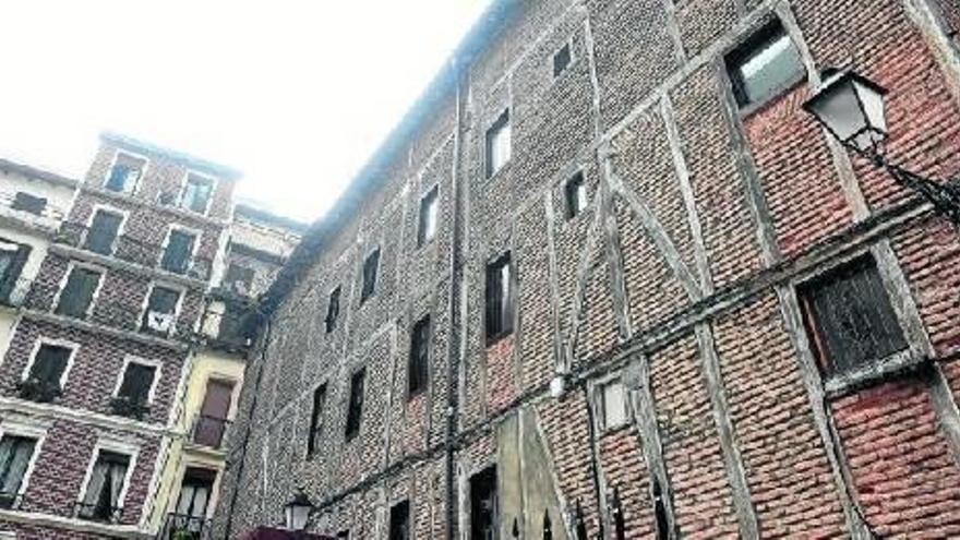 Una ciudad de lodo, piedra y madera