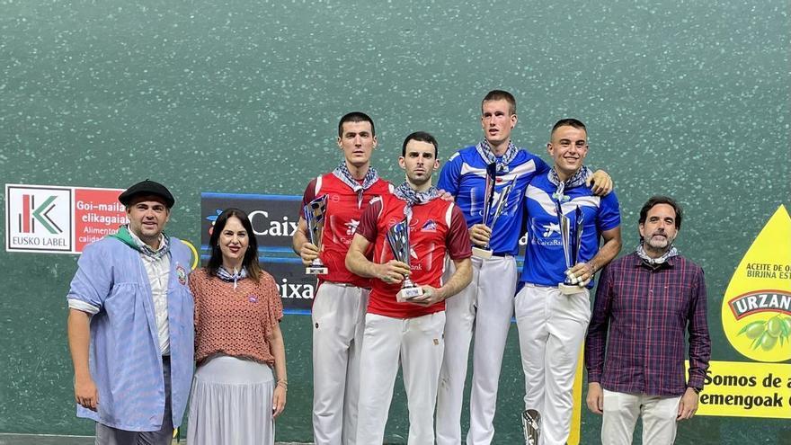 Larrazabal y Mariezkurrena se exhiben en La Blanca ante los campeones