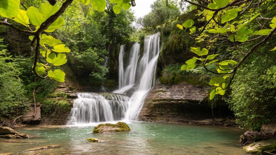 La ruta por las cascadas más impresionantes cerca de Álava para disfrutar en primavera