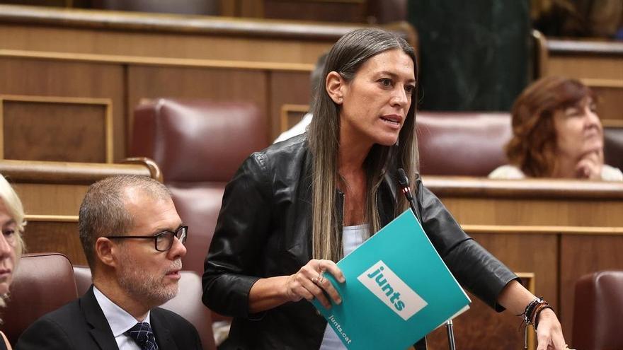 Junts asegura que las grandes empresas tendrán la obligación de atender en catalán en todo el Estado