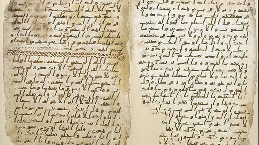 Imagen facilitada por la Universidad de Birmingham que muestra un antiguo ejemplar del Corán en Birmingham (Reino Unido).