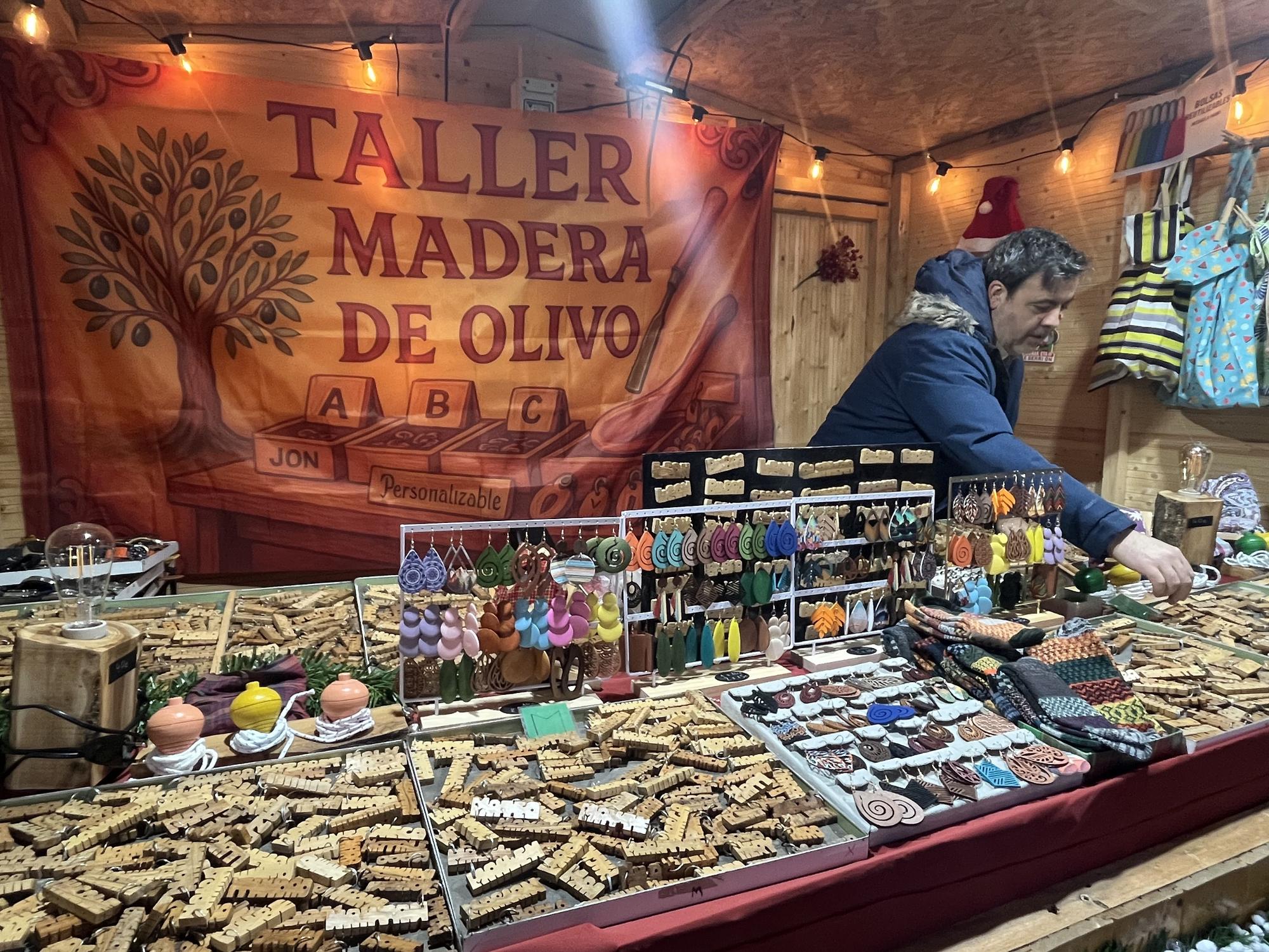Bilbao estrena un mercado navideño de artesanía con opciones para todos los gustos