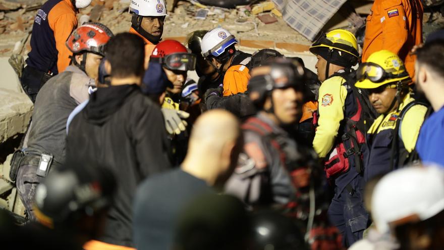 Estados Unidos prevé entre 10.000 y 100.000 muertos por los terremotos de Venezuela