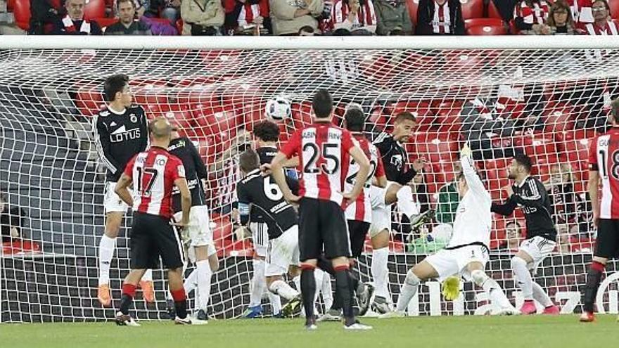 El Athletic golea a la &#039;Balona&#039; y sella un plácido pase a octavos
