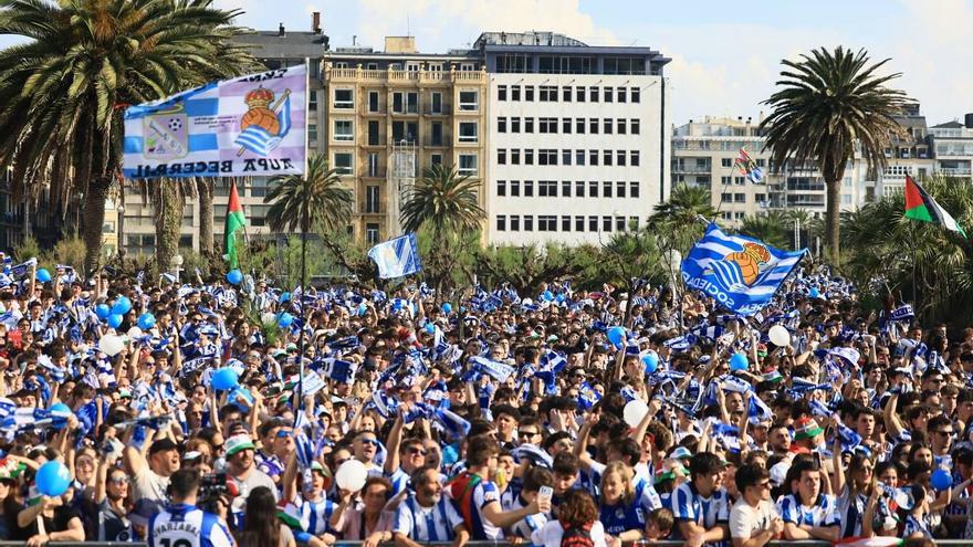 La Copa declara el estado de felicidad colectiva desatada en Donostia
