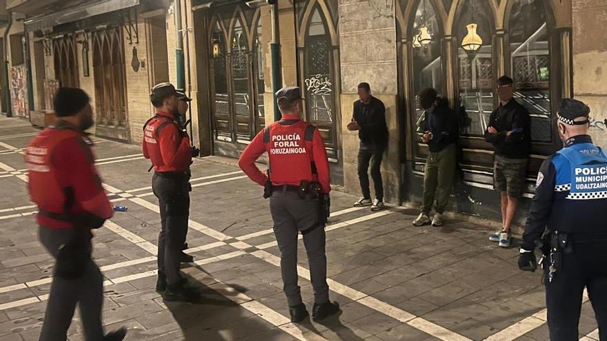 Tres detenidos en el Casco Viejo de Pamplona por robo y por intimidar y acosar a viandantes