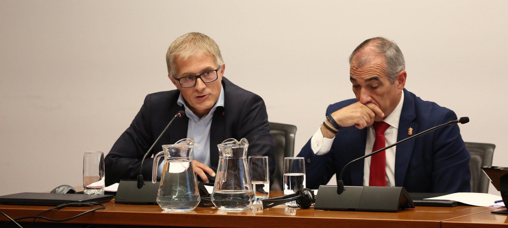 Fotos de la comparecencia de María Chivite en el Parlamento para explicar los informes de la OANA