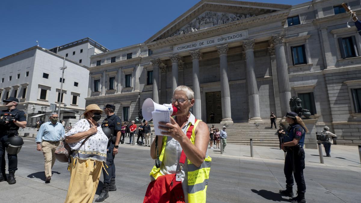 Los pensionistas han protestado contra la tramitación del Proyecto de Ley para el Fomento de los Planes de Pensiones de Empleo.