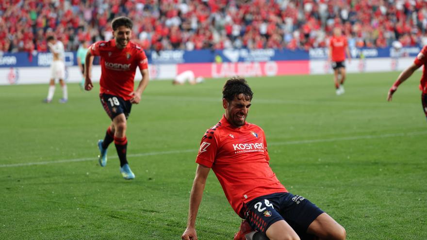 Catena culmina la remontada y permite a Osasuna soñar con Europa (2-1)