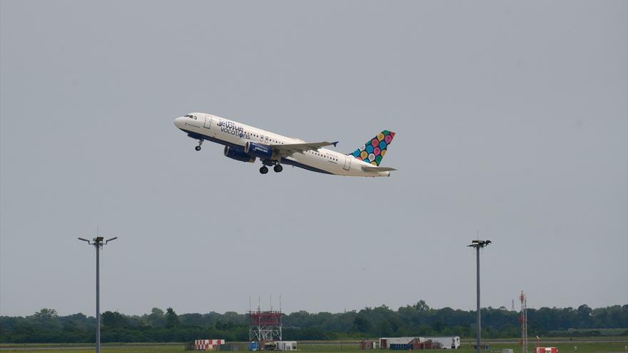 Casi 2.000 vuelos cancelados en Estados Unidos en medio del cierre del Gobierno