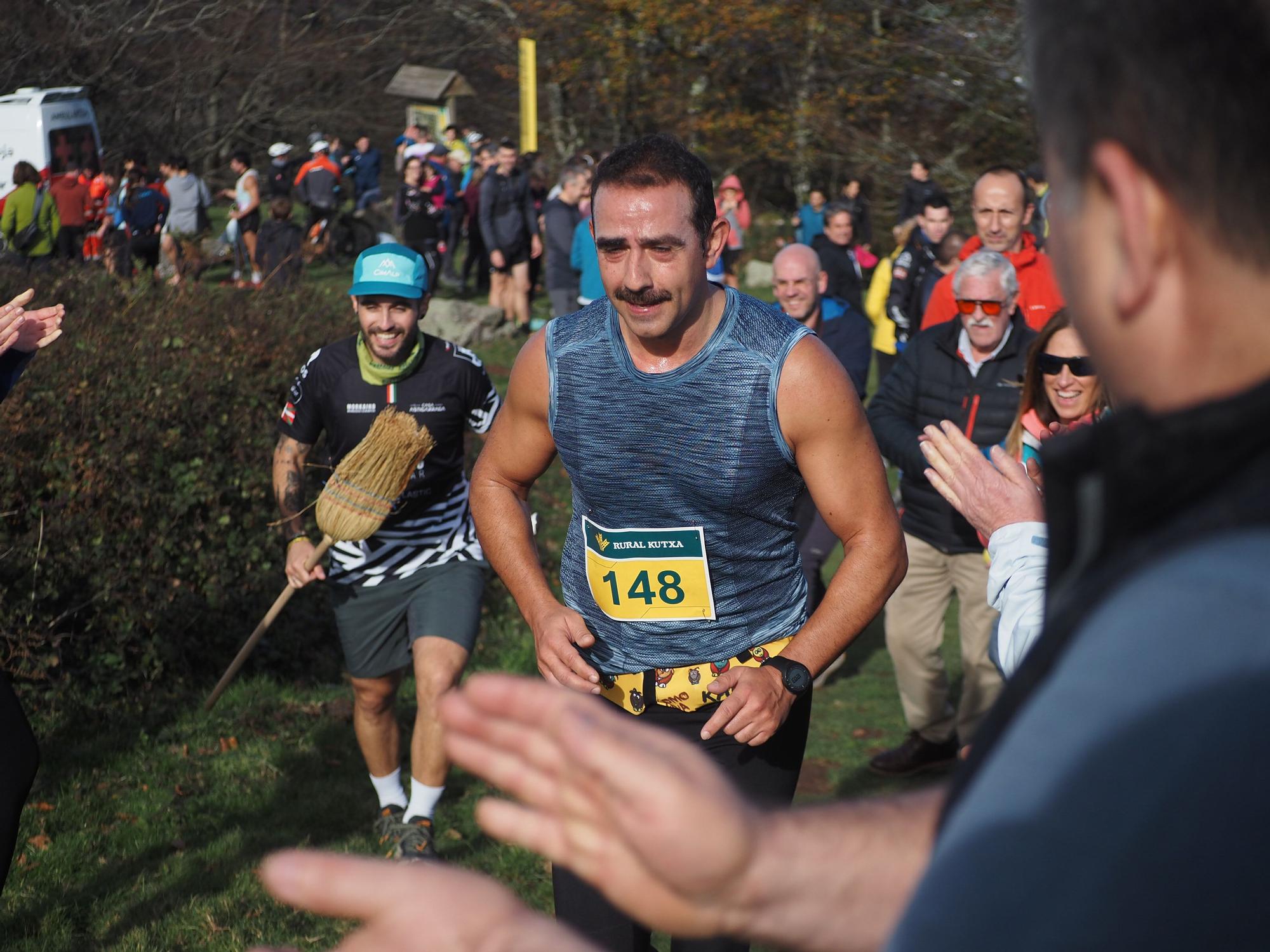 La llegada de los corredores a Karakate, en imágenes
