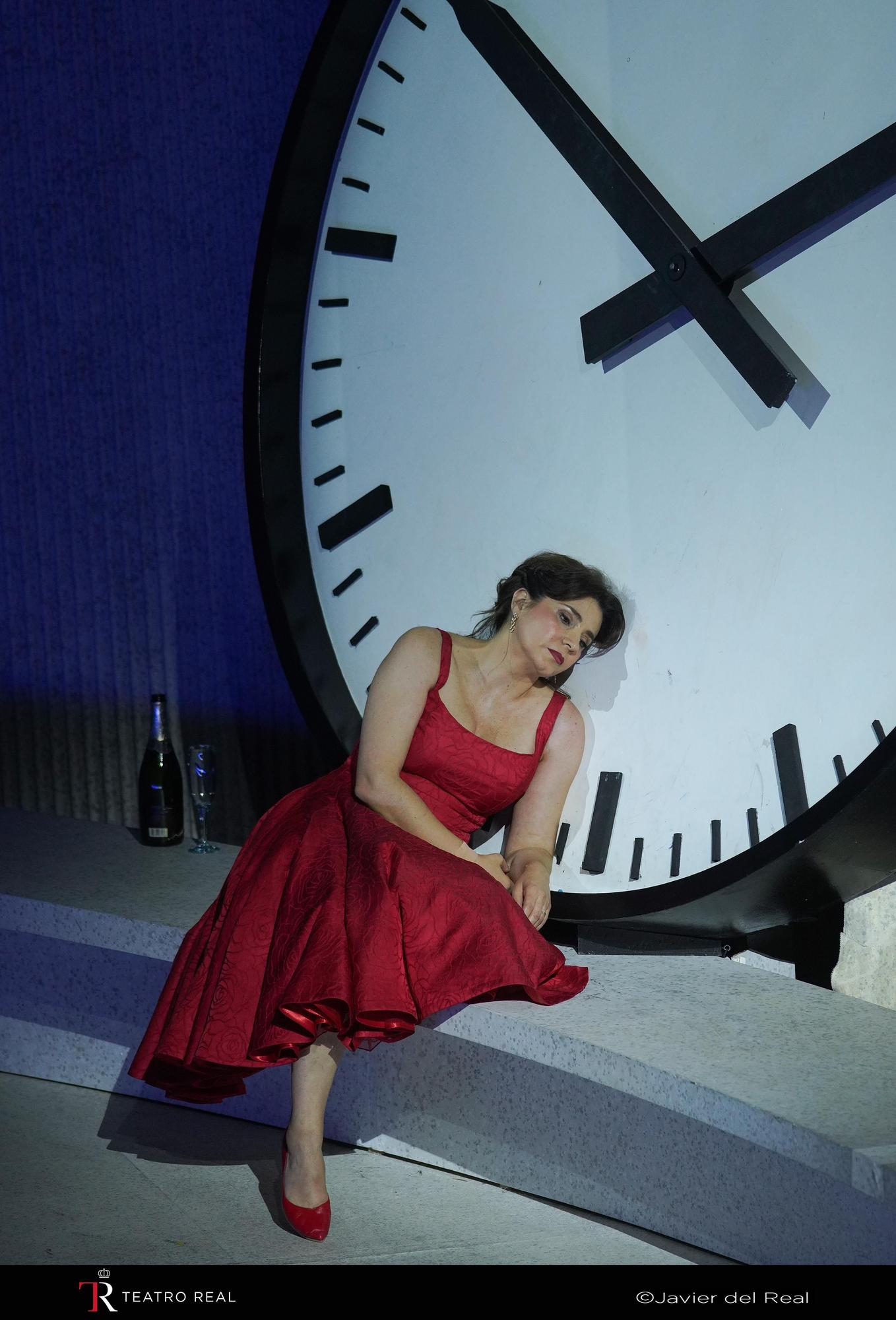 Gran ovación a Sabina Puértolas en 'La traviata'