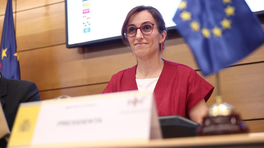 Mónica García avisa de que no renunciará al Estatuto Marco y acusa las comunidades de ser el "perro del hortelano"
