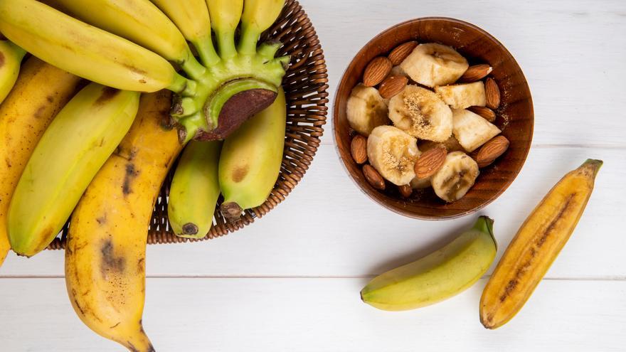 Cómo aprovechar el plátano muy maduro con tres recetas irresistibles