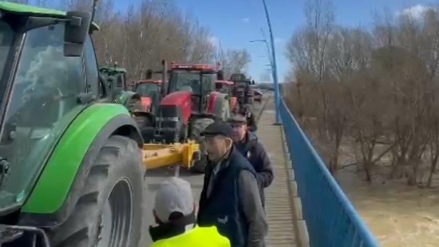 Protesta en el puente de Milagro.