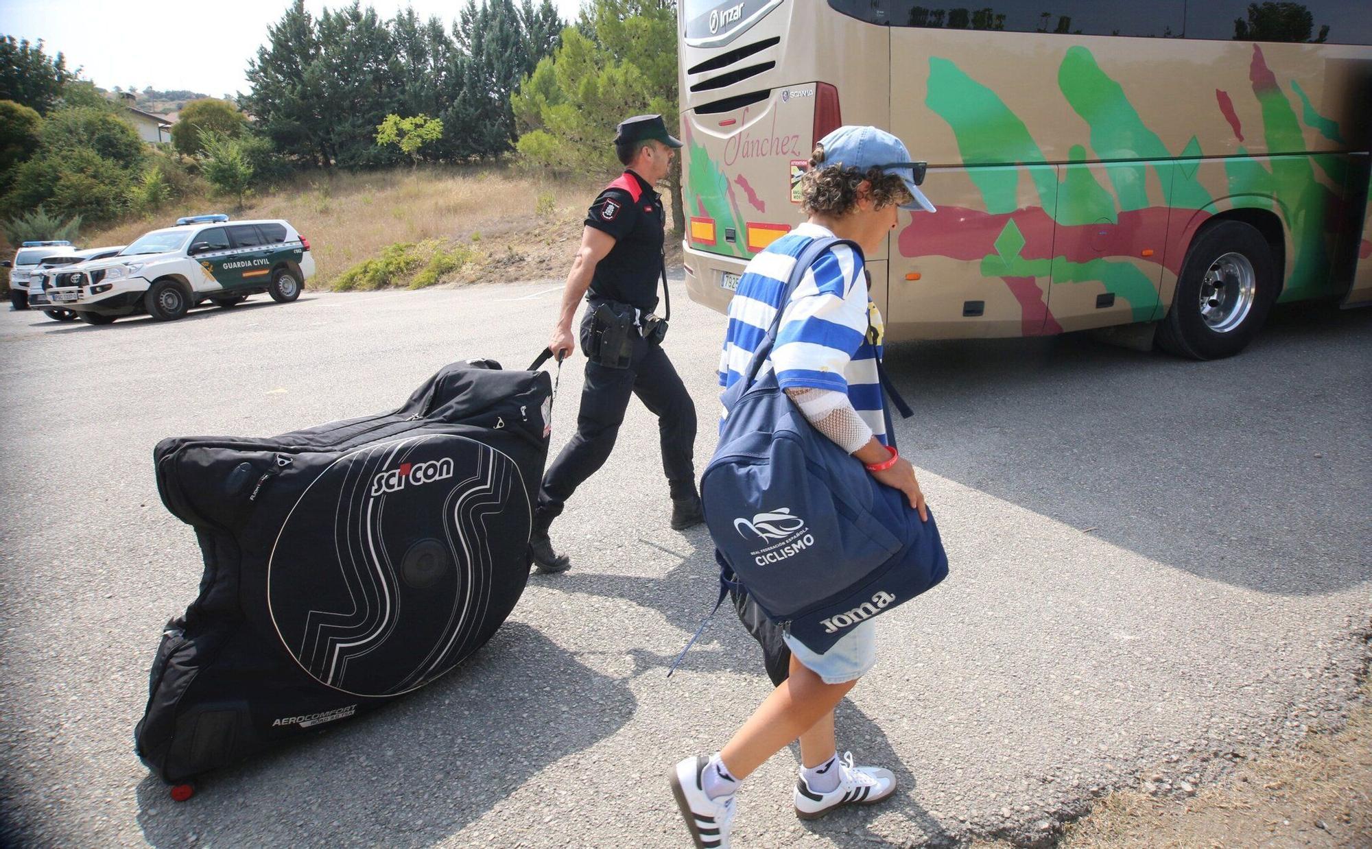 Los 180 viajeros del tren averiado, evacuados a Olite desde las piscinas de Pueyo