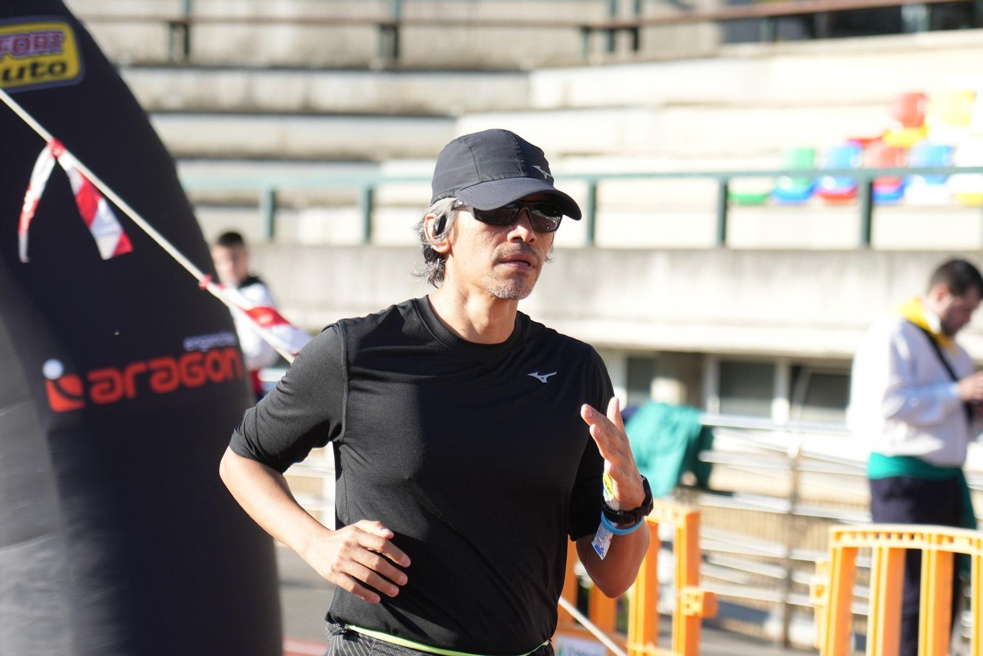 Basauri arropa a Yeray González en la final de su reto '12 maratones en 12 meses' por la asociación CNTTB1