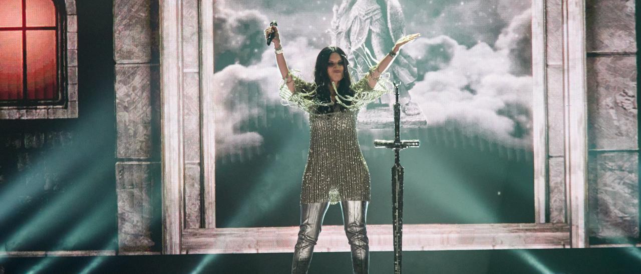 El alcalde de Tudela corrige a Laura Pausini tras felicitar a sus “amados vascos” en el concierto de Pamplona