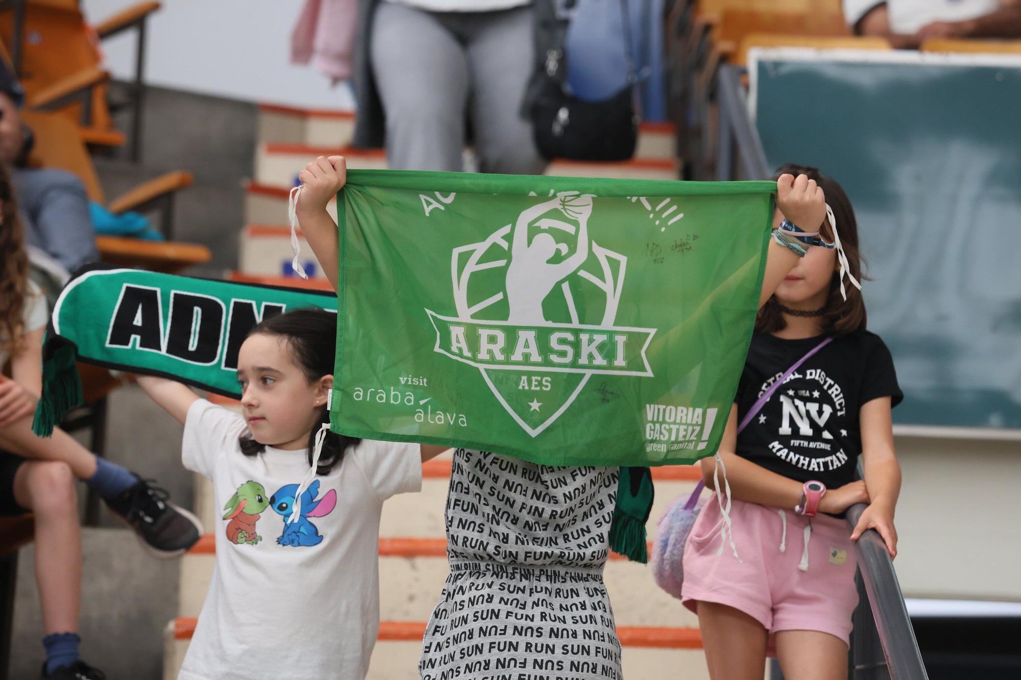 En imágenes: El Araski impone su ley en el derbi vasco (58-55)