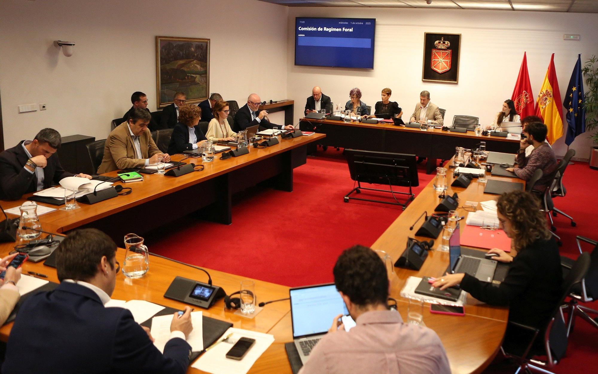 Fotos de la comparecencia de María Chivite en el Parlamento para explicar los informes de la OANA