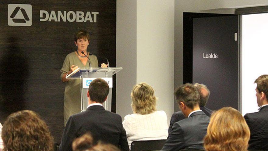 Arantxa Tapia señaló que pese a los problemas de algunas empresas, otras como Danobat están marcando nuevos hitos.