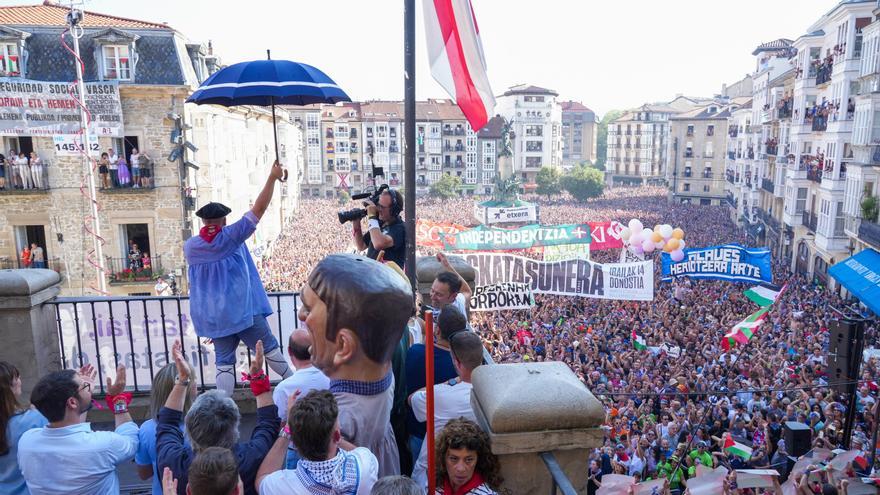 &quot;Bienvenidos a las fiestas de todos y todas&quot;