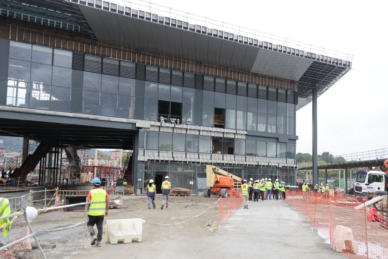 La nueva estación de tren de Irun toma forma