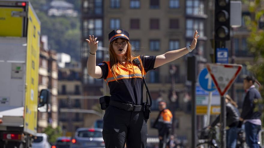 30 agentes de movilidad regularán el tráfico en Vitoria antes de mayo de 2027