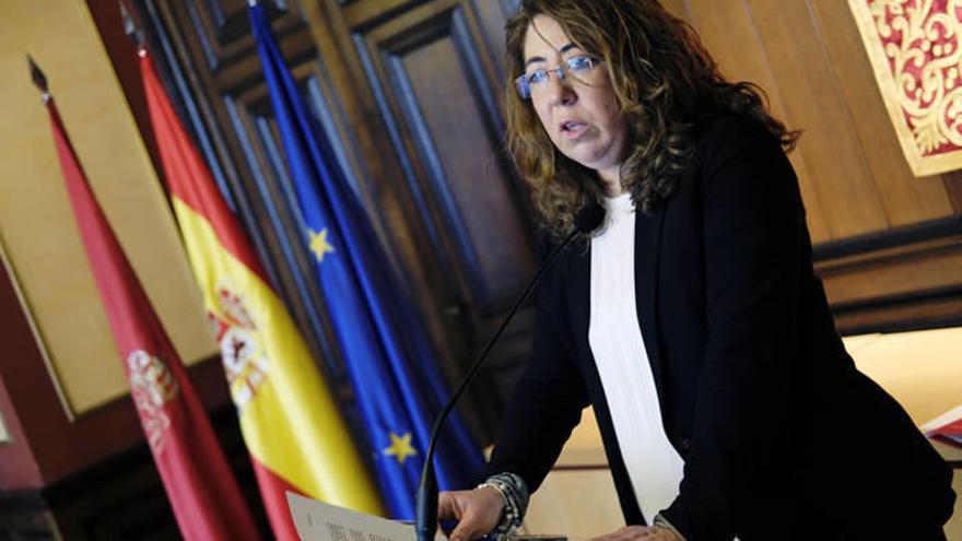 Carmen Alba, delegada del Gobierno, en una rueda de prensa.