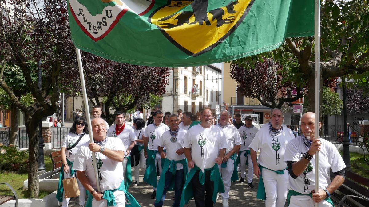 Los veteranos volvieron ayer a lucir sus blusas y darlo todo.