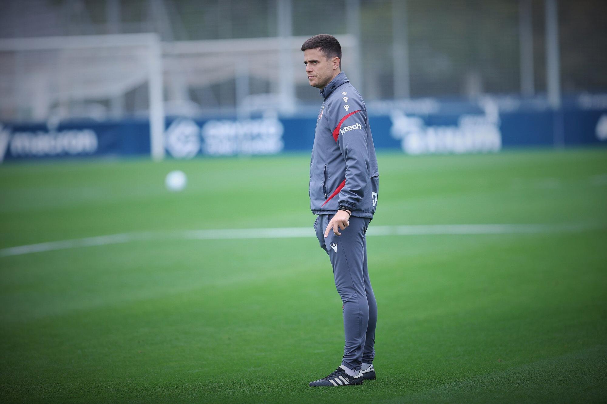 Fotos del entrenamiento de Osasuna (viernes 17 de octubre de 2025)