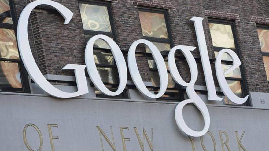 Fotografía de archivo que muestra el logotipo de Google en las oficinas de la compañía en Nueva York.