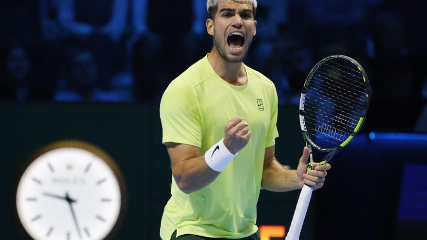 Alcaraz certifica el número uno con el pleno antes de la penúltima ronda de las Finales ATP