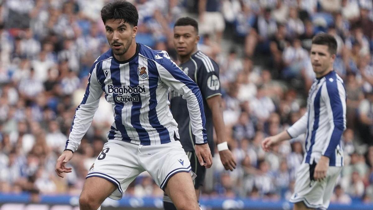 Carlos Soler, ante el Madrid.