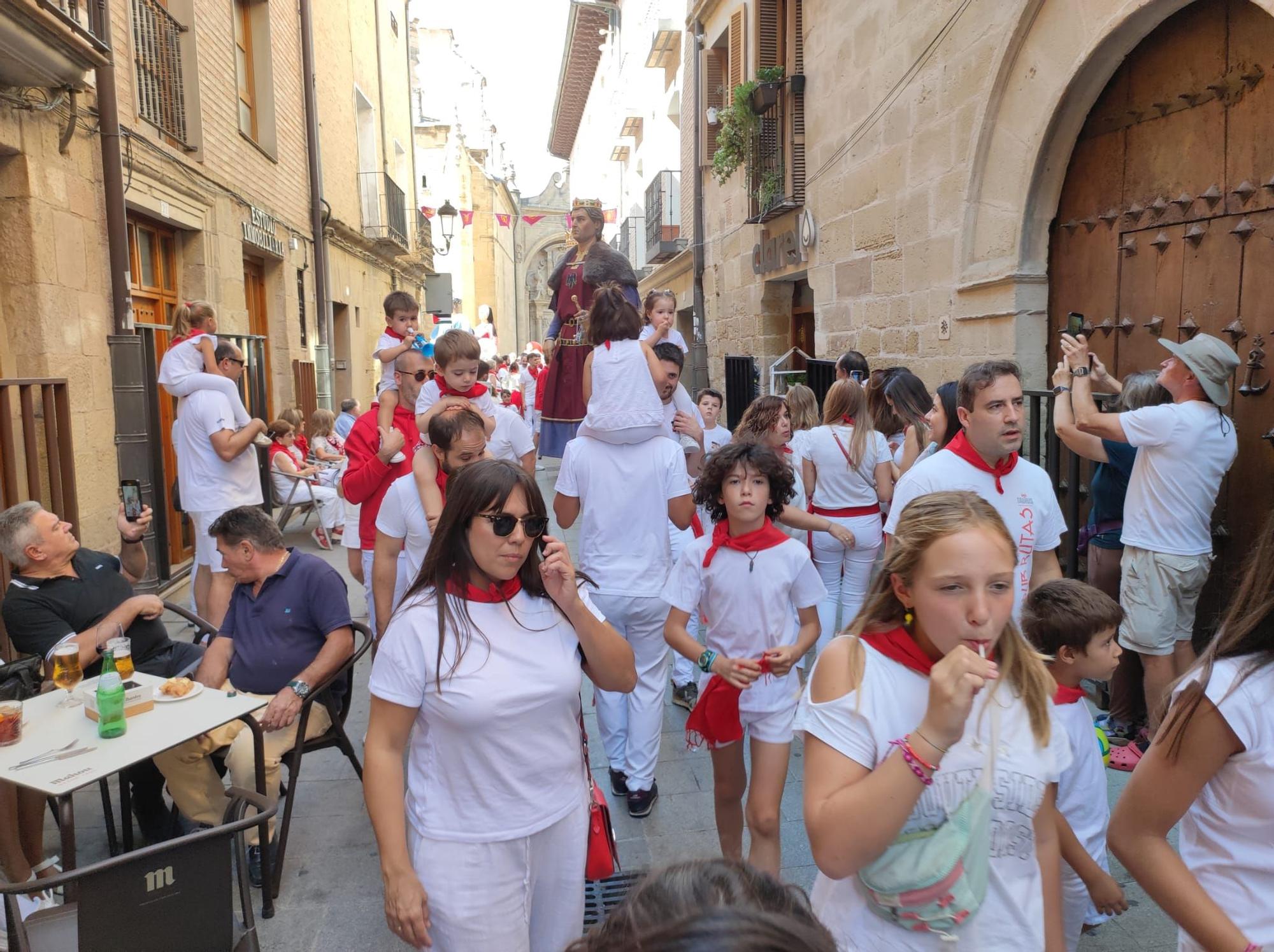 Fotos del cohete de fiestas de Viana 2025