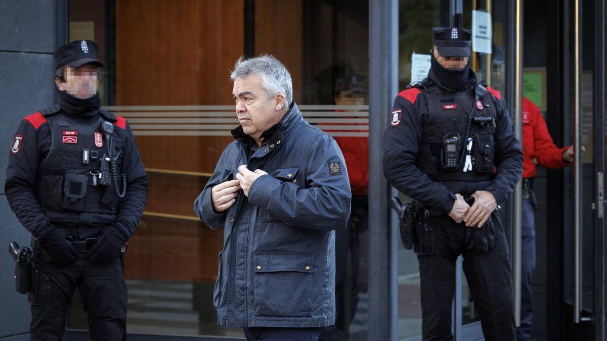 El exsecretario de Organización del PSOE Santos Cerdán ha acudido este lunes al Juzgado de Primera Instancia de Tafalla para cumplir con la comparecencia quincenal impuesta por el juez del Tribunal Supremo Leopoldo Puente tras su puesta en libertad.