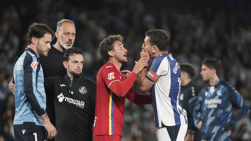 Juan Iglesias reculó cuando Mikel Oyarzabal acudió al vestuario del Getafe a recriminarle sus declaraciones